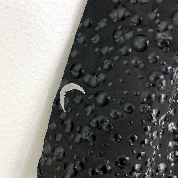 Zyia Women’s Size S 3D Bubble Print Running Lined Shorts - Picture 3 of 6